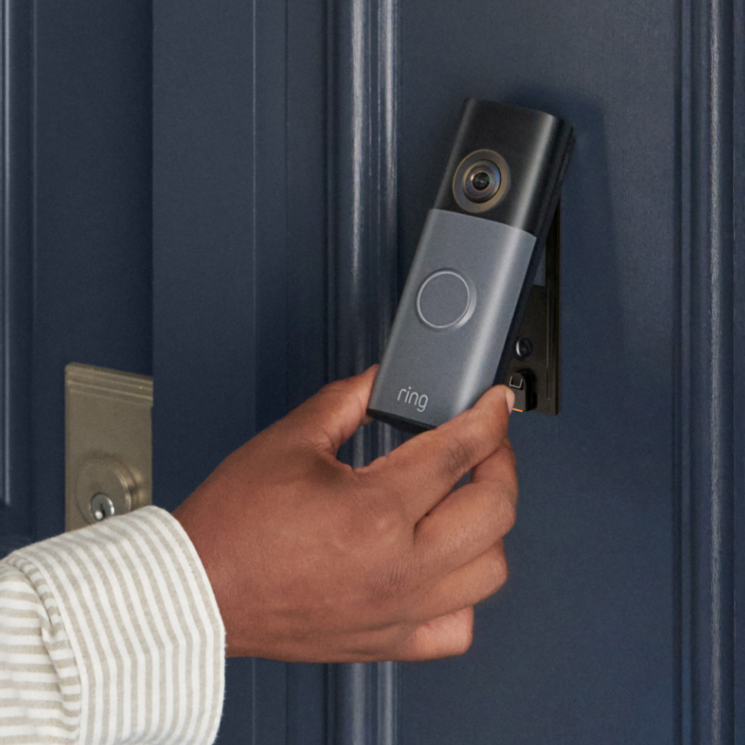 Battery Doorbell (Newest Model) - Image showing installation of wall mount of Battery Doorbell (2nd Gen).